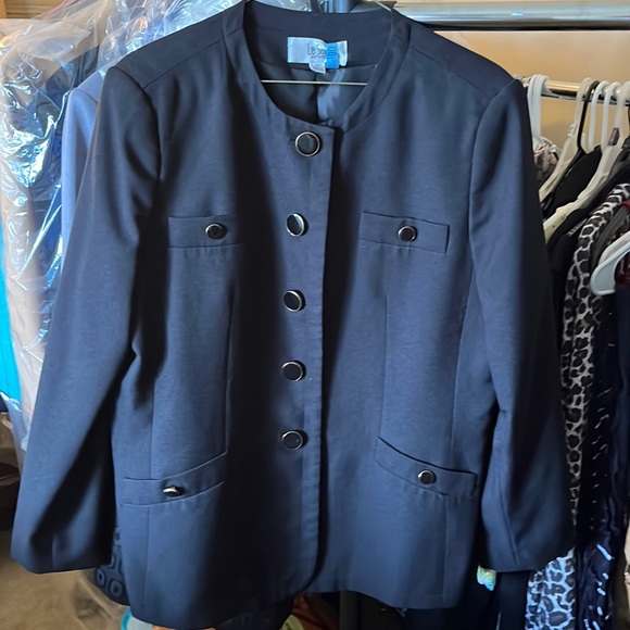 Jacket - Picture 1 of 4